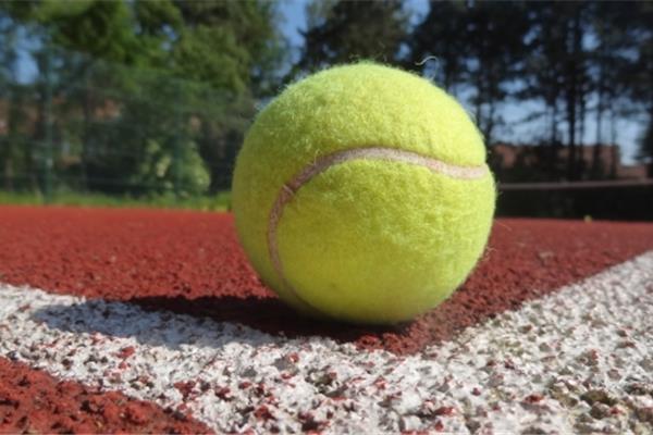 Heraanleg 2 tennis- en multisportvelden in PU/EPDM - Sportinfrabouw NV